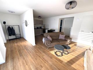 No 20 - gemütliche 2 Zimmer Whg, Küche, Balkon, Badewanne, Parkplatz - 0