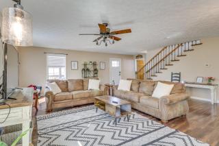 Pet-Friendly Shenandoah Cabin with Fire Pit and Grill! - Shenandoah - 6