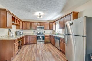 Pet-Friendly Shenandoah Cabin with Fire Pit and Grill! - Shenandoah - 3