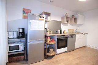 LOGEMENT NEUF "MEUSE" - HYPER CENTRE - PARKING PROCHE - PROCHE GARE - 4 CHAMBRES - TERRASSE COUVERTE - WIFI ! Géré par PrestaZen'Services - Verdun-sur-Meuse - 6