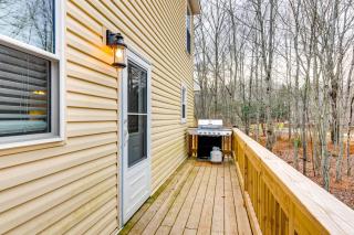 Arrowhead Lake Access and Fire Pit Serene Cottage - Pocono Lake - 9