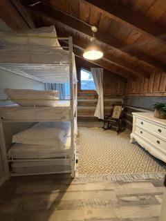 The Hilltop Cabin - Goshen - 2