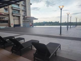 The Foreigner Staycation at Riverine Diamond Kuching - Kuching - 3