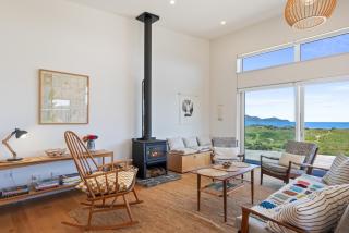 Sunset Over Kapiti - Waikanae Holiday Home - Waikanae - 5