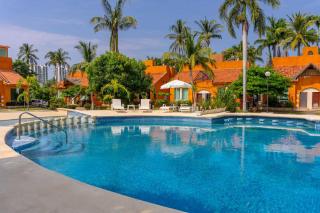 Family Condo with 3 Bedrooms Pool & Hot tub - Acapulco - 0