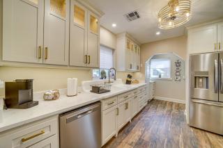 Less Than 9 Mi to Dtwn Tulsa Lovely Home with Yard and Deck! - 9