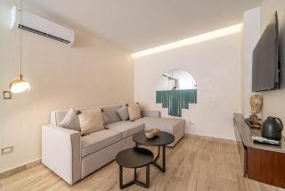 2BR Plunge Pool, Rooftop Pool, Gym, Kids Playroom - 5