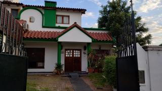 Acogedora Casa Familiar en Zona Residencial - 0