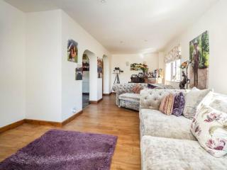 Melsham House - Freethorpe - 3