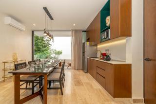 Lux 1BR with Rooftop Pool, Spa, Gym, Kids Playroom - 1