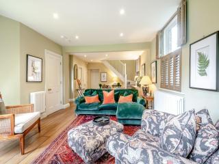 The Lodge - York - 8