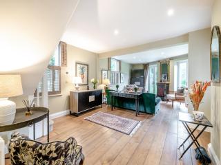 The Lodge - York - 6