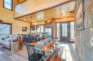 Indoor Pool and Hot Tub Sevierville Retreat! - Dandridge - 2