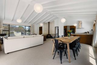 That Wanaka Tree - Short walk to the Lake - 9