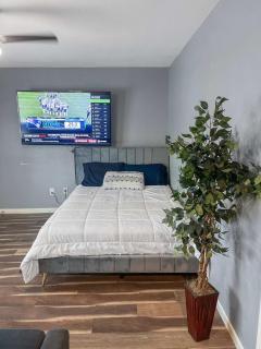 HTX King Bed Apt Near Dtown MedCenter Sleep 6 - Houston - 4
