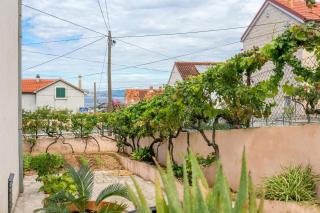 Apartments with a parking space Sutivan, Brac - 744 - 3