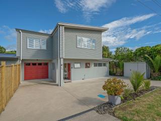 Hosts on the Coast Beach on Buffalo - 0
