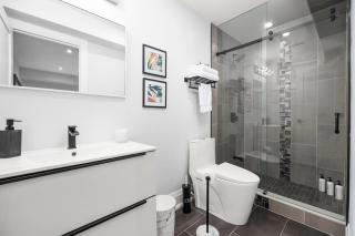 Cozy Renovated Luxurious Guest Suite located in Toronto - Toronto - 5