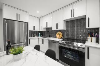 Cozy Renovated Luxurious Guest Suite located in Toronto - Toronto - 4
