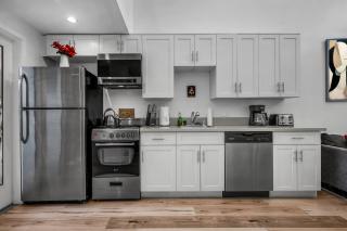 New 1 Bedroom Loft with View of Hollywood Sign - 5