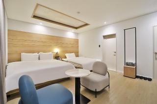 Gimhae Hotel NEXT - Gimhae - 4