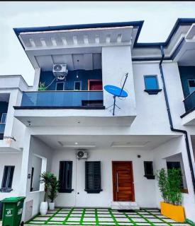 Modern 4-Bedroom Duplex with Home Office Option - Lekki - 7
