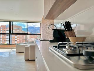 Prime Location in Laureles with AC & View - Medellín - 1