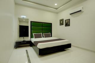 Super Collection O Ovel Hotel Grand - Ābādpura - 3