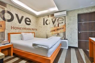 Honeymoon in Dongseongro, Daegu - 5