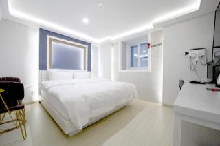 Daegu Dongseongro Sweet Hotel - Daegu - 1