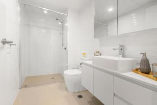 Aquaview Unit 604, 29 Canberra Tce, Kings Beach - Caloundra - 6