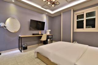 Gyeongju Cream Hotel - 9