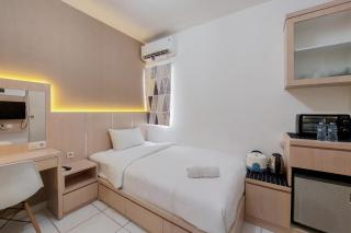 Cozy and Minimalist Studio (No Kitchen) at Aeropolis Apartment By Travelio - Tangerang - 5