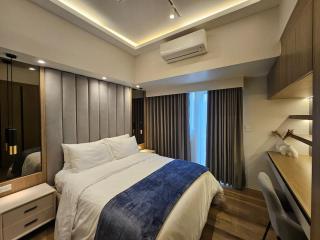 Luxury Apartment at Park Mckinley West suite 2 - 3