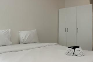 Warm and Cozy Studio at Grand Kamala Lagoon Apartment By Travelio - 9