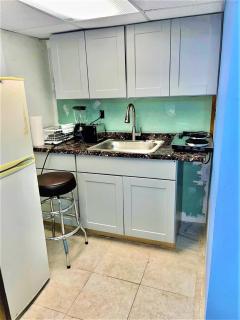 LGA Airport near, Studio walk in bsmt Apt in a Private House! - East Elmhurst - 4