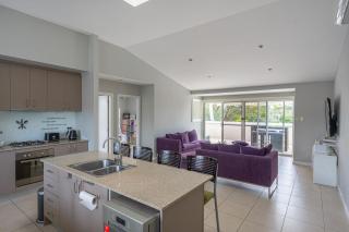 Swan Lake View House - Berrara - 6