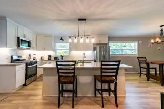 Spacious 4BR by Airport & Shops! - Atlanta - 5
