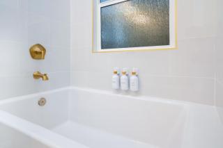 Lux Coastal Getaway, Brand New, Central Location - San Diego - 1