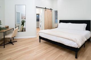 Lux Coastal Getaway, Brand New, Central Location - San Diego - 5