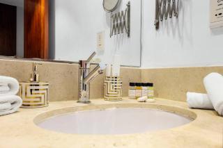 FIRST CLASS 2BR with full DUBAI DOWNTOWN SKYLINE view - Dubai - 1