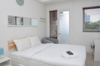 Stunning and Comfy Studio Signature Park Grande Apartment By Travelio - 0