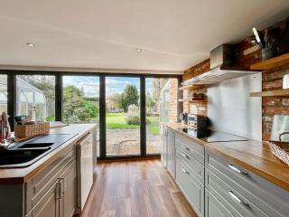 Mews Cottage - Trowbridge - 1