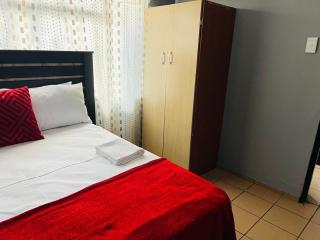KINGs' PALACE GUESTHOUSE - Ermelo - 4
