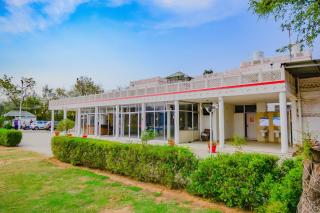 Hotel O Riders Resort - 9