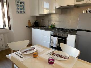 Liberty apartment in Milan - Milan - 5