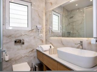 Cherry Central Luxury Suites - 4