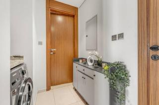 Waves - Spacious Apt with Balcony & Pool - Dubai - 6