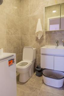 Vlora's Vibrant Heaven - Pristina - 1