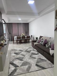 Apartamento Alto Padrão Quadra-Mar em Meia Praia - 1